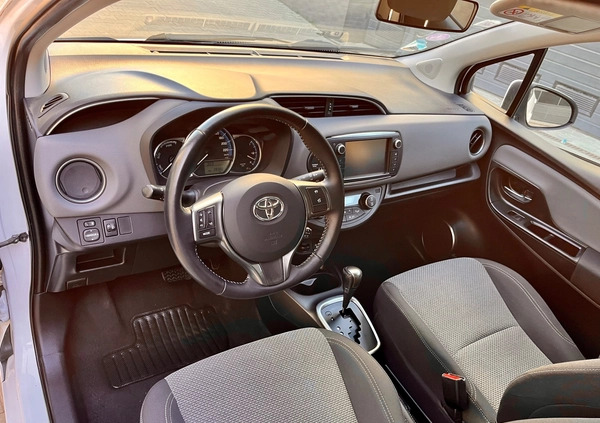 Toyota Yaris cena 43000 przebieg: 28300, rok produkcji 2016 z Góra małe 562